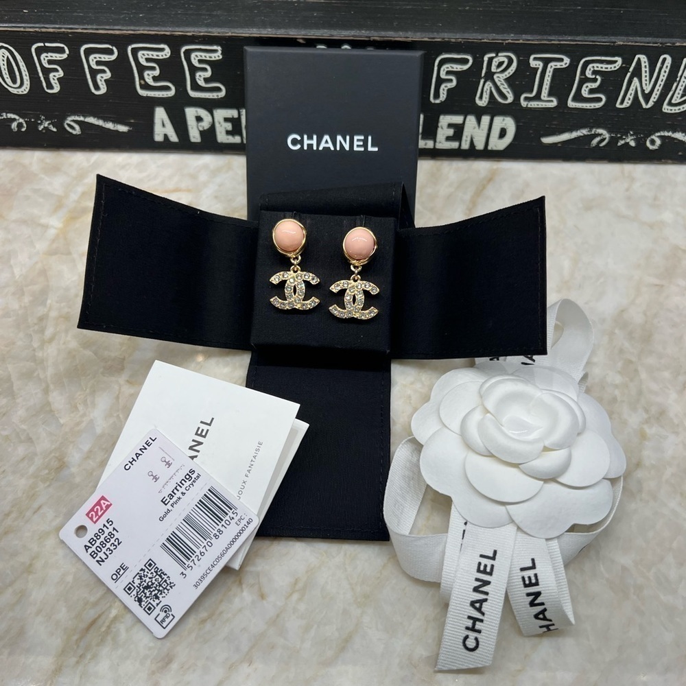 CHANEL 22A CC Logo Gold-tone Dangle Earrings: Pink Pearly W/ Crystals - Picture 8 of 13